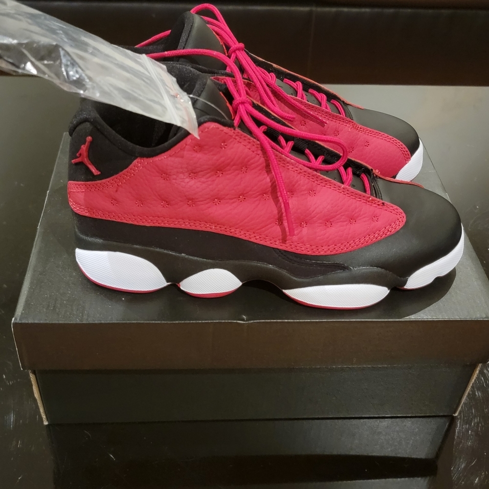NEW Air Jordan 13 Retro Low GS 'Very Berry' Size: 5.5Y / 7 Women's DA8019-061